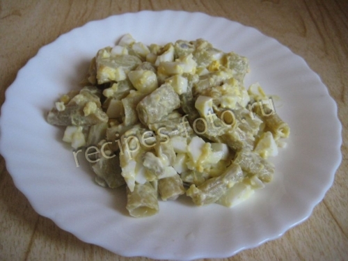 Салат из стручковой фасоли с яйцом на скорую руку