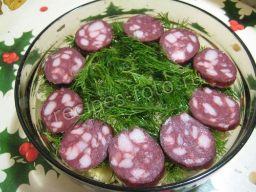 Салат с колбасой и сыром без майонеза