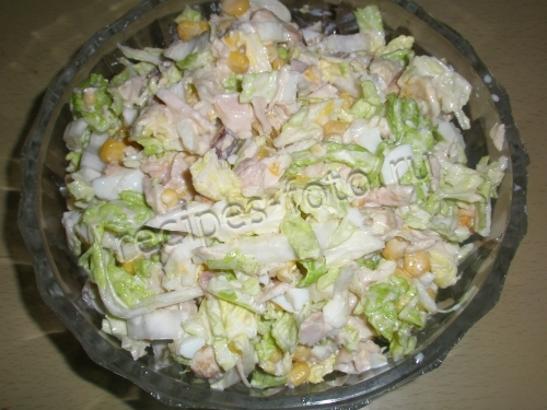 Салат с курицей, апельсином и кукурузой на праздник