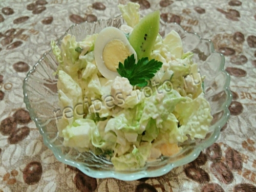 Салат с курицей и киви на праздник