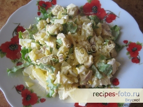Салат с курицей и ананасом