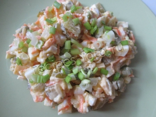 Салат с рисом и яйцом без мяса