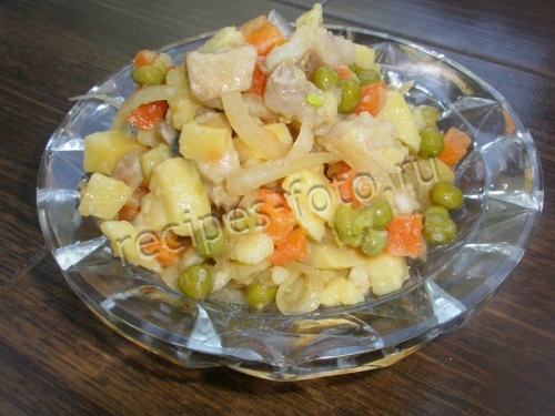 Салат с селедкой, картошкой и горошком без майонеза