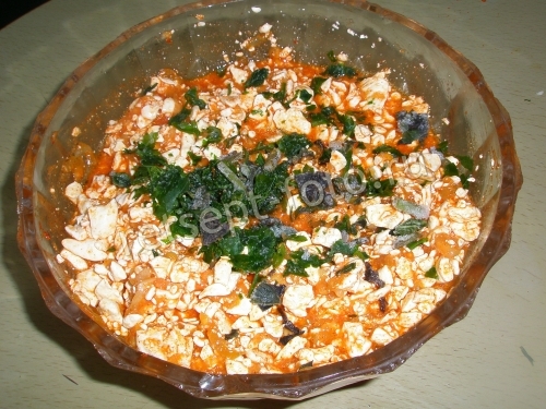 Салат с творогом и огурцом