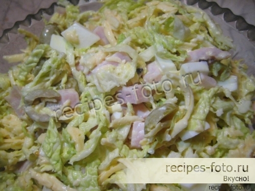 Салат с ветчиной, сыром и пекинской капустой
