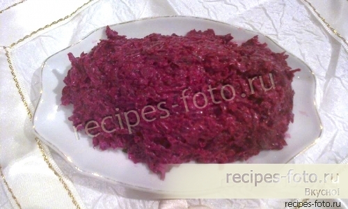 Салат со свеклой и чесноком