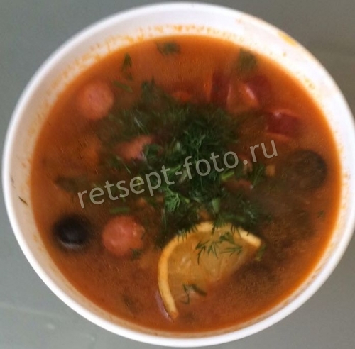 Сборная солянка с колбасой, ветчиной и курицей