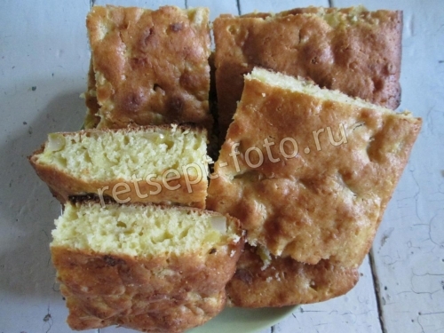 Шарлотка с грушами