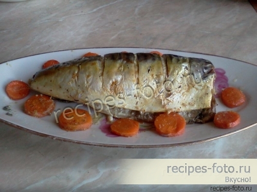 Скумбрия запеченная в фольге с лимоном и морковью в духовке