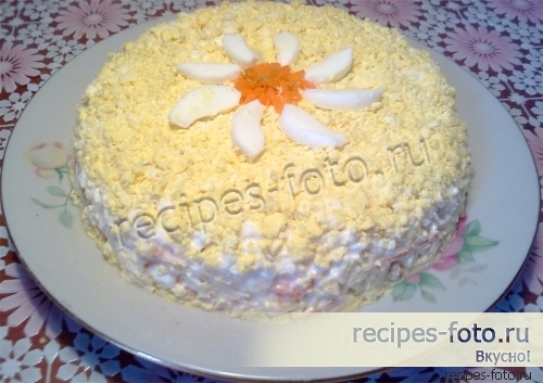 Слоеный салат "Бунито" с курицей и корейской морковкой
