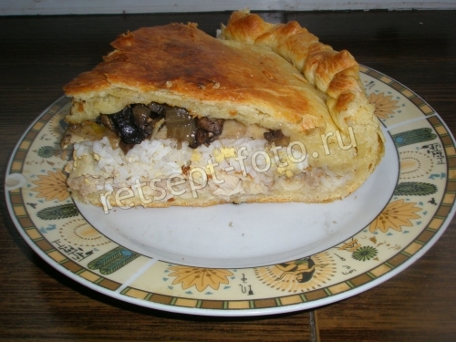 Слоеный пирог с курицей, грибами и рисом "Курник"