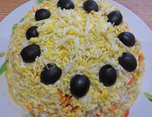 Слоеный салат с курицей и морковью по-корейски