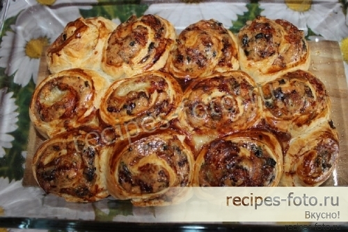Слойки с сыром и грибами