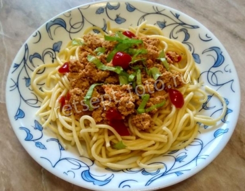 Спагетти с мясным соусом