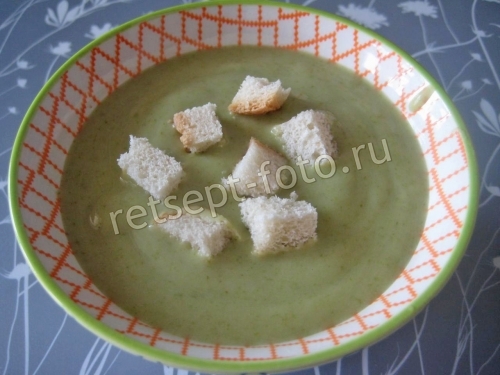 Суп-пюре со шпинатом, плавленым сыром и картошкой