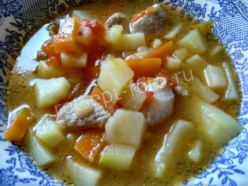 Свинина с кабачками и картошкой в мультиварке