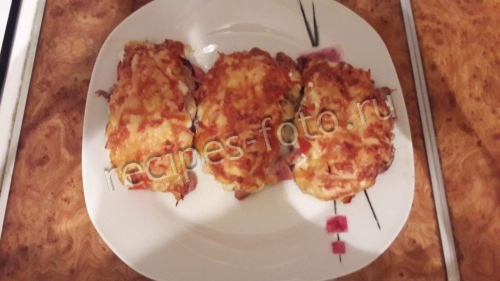 Свинина с помидорами и сыром в духовке