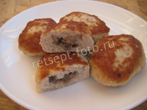 Свиные котлеты с грибами