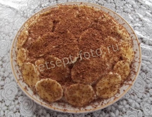 Торт без выпечки из печенья с бананом и сметаной