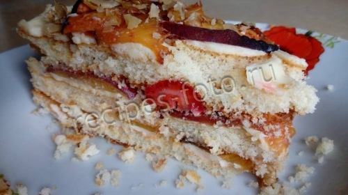 Торт из готовых коржей с фруктами