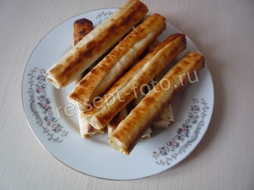 Трубочки из лаваша с сыром и яйцом