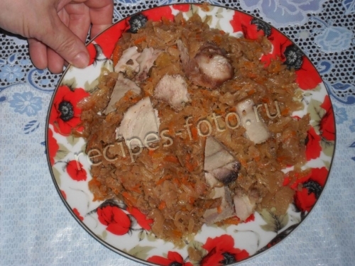 Тушеная квашеная капуста с мясом свинины