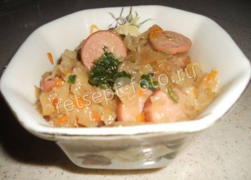 Тушеная квашеная капуста с сосисками