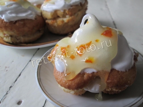 Творожные кексы с белковым кремом