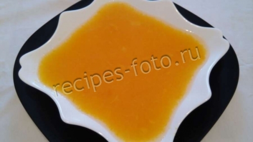 Тыквенный суп-пюре на курином бульоне с сыром