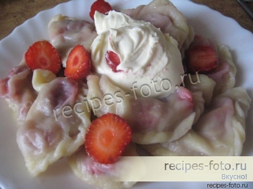 Вареники с клубникой