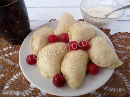 Вареники с вишней на пару