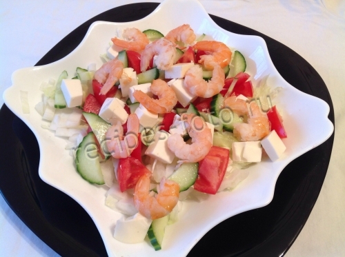 Вкусный салат с креветками и пекинской капустой