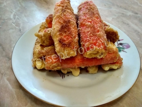 Закуска из крабовых палочек с сыром в кляре