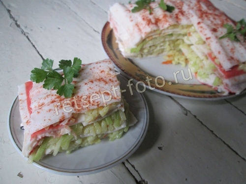 Закусочный торт из крабовых палочек