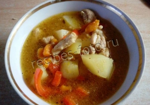 Жаркое из свинины с овощами в горшочках