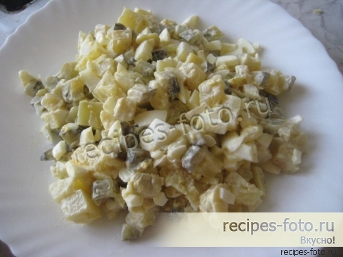 Зимний салат с солеными огурцами и картофелем без майонеза