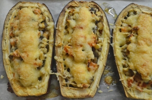 Баклажаны с грибами и помидорами в духовке 