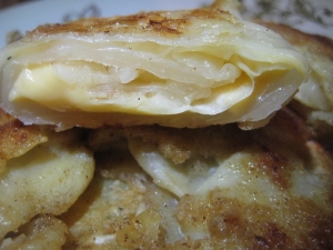 Белокочанная капуста в кляре с сыром 