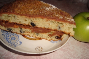 Бисквит с изюмом 