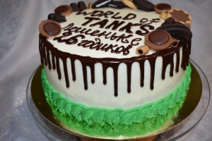 Бисквитный торт "Сникерс" с арахисом и сгущенкой 