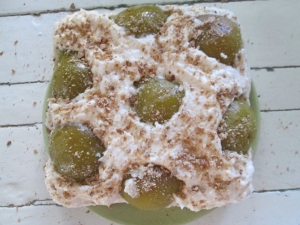 Бисквитный торт с грушами и сливочным сыром 