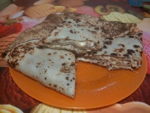 Блинчатый пирог с курицей и сыром 