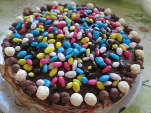 Блинный торт со сгущенкой и вареньем 