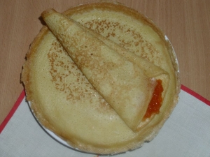 Блины с  красной икрой на молоке 