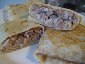 Блины с мясом и рисом на кефире 