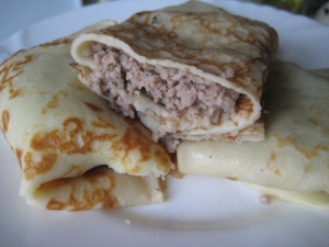 Блины с мясом на кефире 