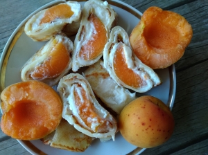 Блины с творогом и абрикосами 