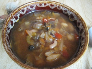 Борщ с грибами и фасолью 