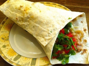 Буррито с фаршем и фасолью 