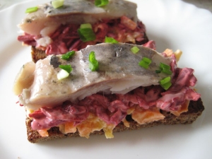 Бутерброды "Селедка под шубой" 